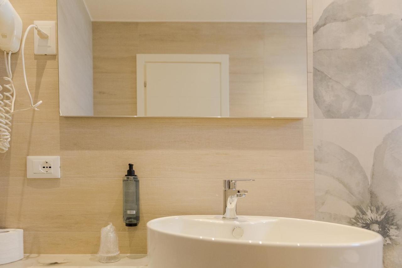 Hotel Altamarea Misano Adriatico Ngoại thất bức ảnh