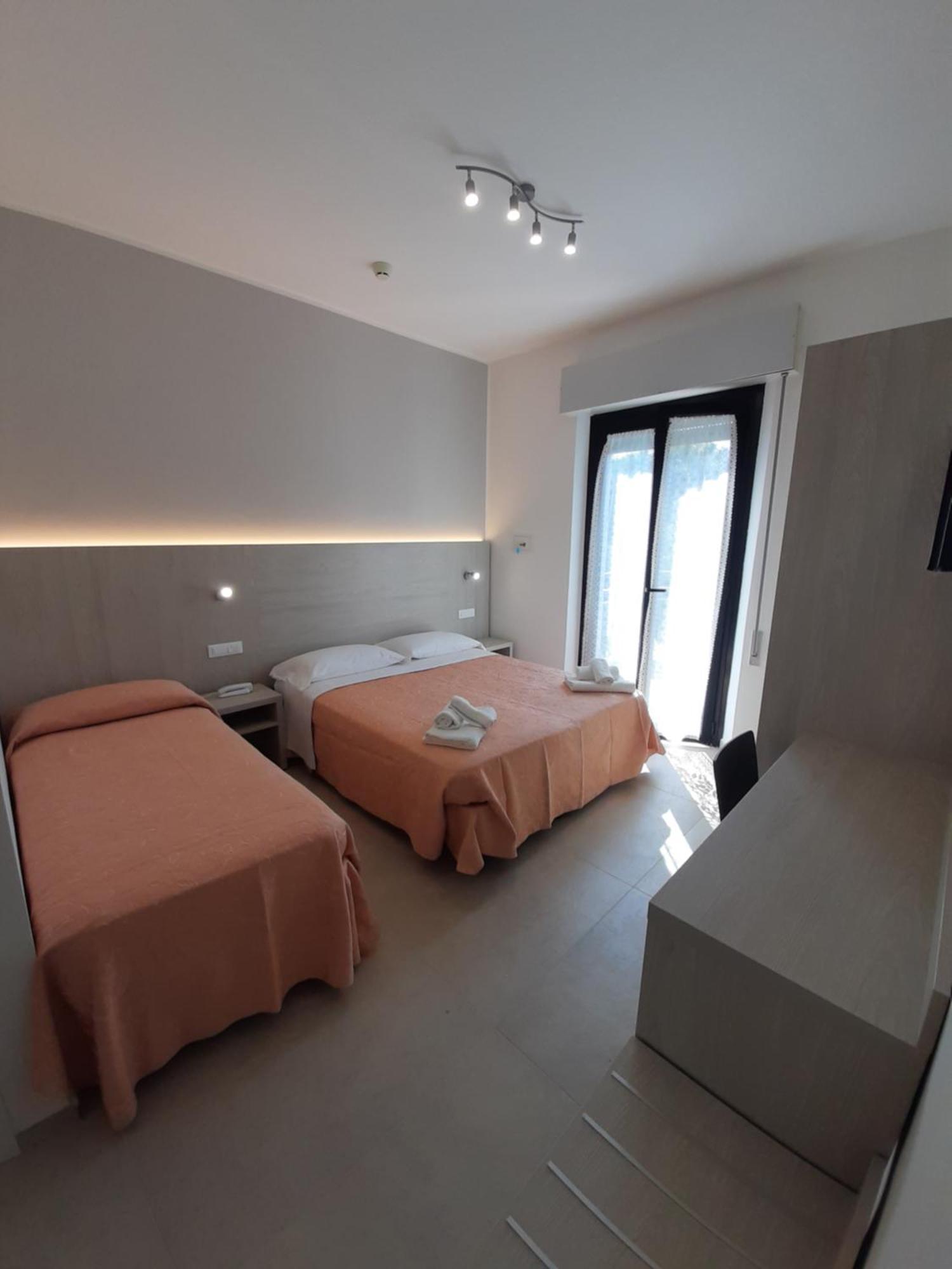 Hotel Altamarea Misano Adriatico Ngoại thất bức ảnh